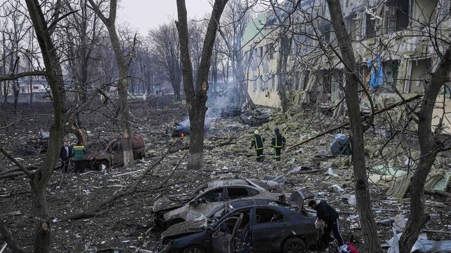 La destrucción de Mariupol. Imagen del ataque a la zona de la maternidad el pasado 9 de marzo de 2022.