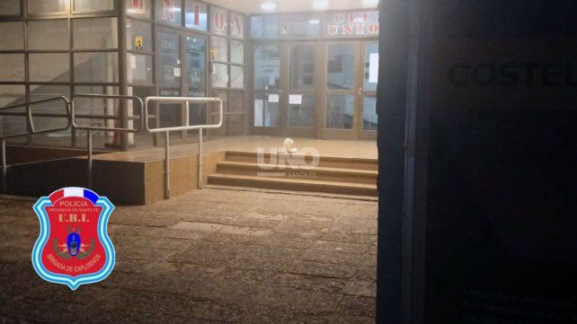 La granada con la nota hallada en el ingreso de la sede de Unión La granada con la nota hallada en el ingreso de la sede de Unión