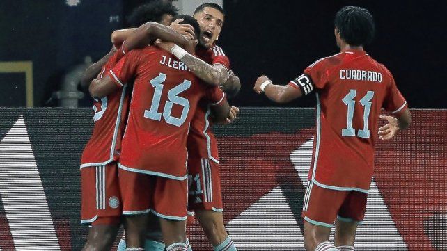 Los jugadores de Colombia festejan uno de los goles ante Alemania.