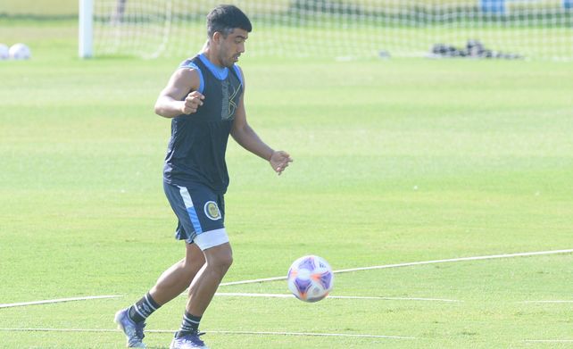Agustín Toledo ingresó en el partido contra Lanús y también el viernes en Junín. El domingo iría como titular.