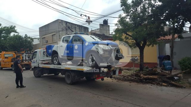 Persecución y violento choque de un patrullero con dos policías heridos