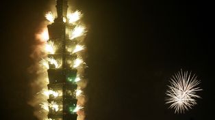 El mundo despide sin nostalgia a un 2008 para el olvido