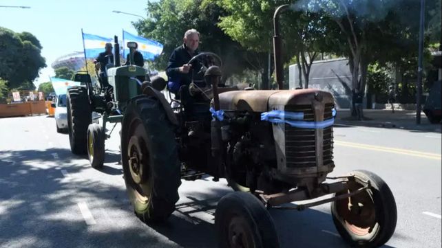 El tractorazo se instaló en la Plaza de Mayo con críticas y reclamos al gobierno