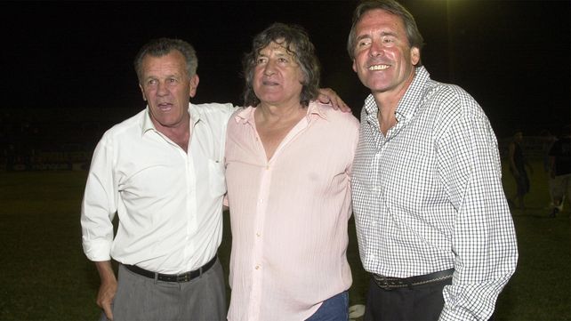 Murió el Trinche Carlovich, el ídolo charrúa que fue golpeado en forma salvaje en un intento de robo
