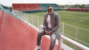 Diego Lavezzi inauguró días atrás el estadio de Coronel Aguirre. El empresario se lanzó a la candidatura presidencial de Central.
