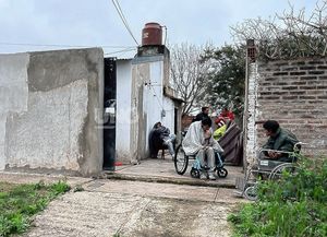 Geriátrico clandestino de B° Nuevo Horizonte: denuncian estafas bancarias, despojo de bienes y complicidad de asistentes sociales municipales
