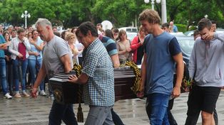 Con gran dolor familiares y amigos despidieron los restos de Agustina en Esperanza