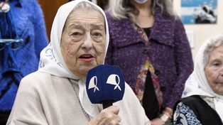 La presidenta de la Asociación Madres de Plaza de Mayo, Hebe de Bonafini, debe realizarse una serie de estudios en el hospital Italiano de La Plata