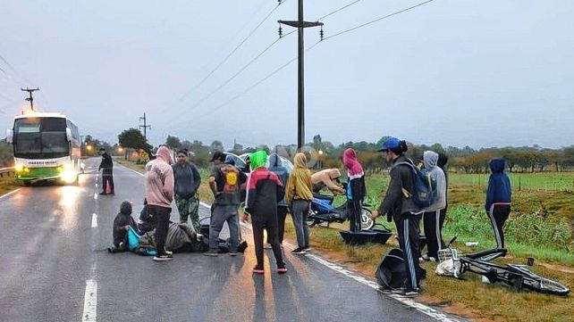 Arroyo Leyes. Un motociclista y un ciclista resultaron heridos tras un siniestro vial en el kilómetro 19 de la Ruta Provincial 1.