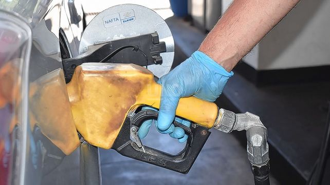 El dinero plástico supera al efectivo en el pago de combustibles en las estaciones de servicio de la ciudad de Santa Fe. Foto: archivo UNO Santa Fe. El dinero plástico supera al efectivo en el pago de combustibles en las estaciones de servicio de la ciudad de Santa Fe. Foto: archivo UNO Santa Fe.
