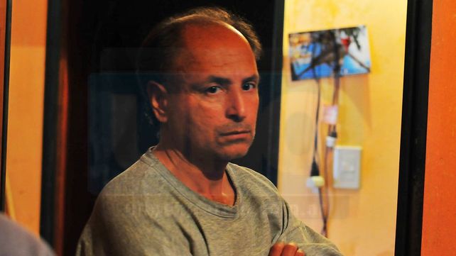 Con susto. Hay noches en que Carlos Manuel no puede dormir.&nbsp;