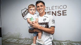 Enzo Roldán dejó Unión y fue presentado como refuerzo de Platense