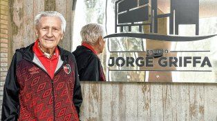 Jorge Griffa tenía 88 años. Previo a su trabajo en las divisiones inferiores, fue defensor de Newells, Atlético de Madrid y Español de Barcelona.