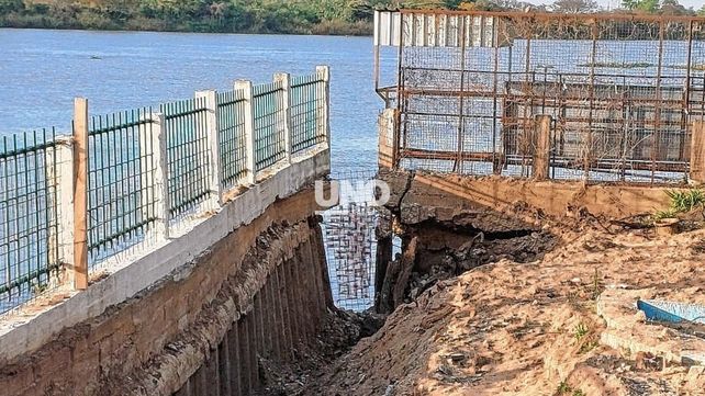 Peligro de desmoronamiento. El Ente Portuario confirmó que no tiene los planos originales de la defensa del Club Regatas y coordinará inspecciones subacuáticas e hidrológicas