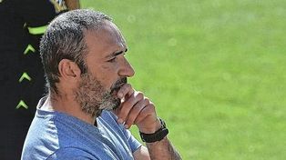 Tras la tercera derrota en fila, el plantel de Unión vuelve a Santa Fe sin Azconzábal