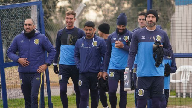 El plantel trabaja en Arroyo Seco, donde se jugara el amistoso. Russo analizar varias opciones para esos partidos.