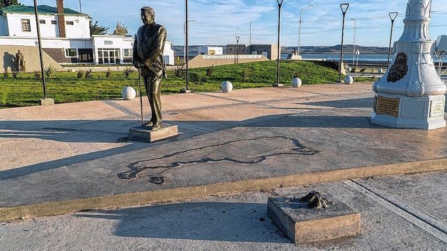 Vandalizan escultura de Cristina Fernández en Río Gallegos