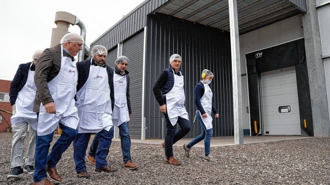 Destacan a la planta de LAR en Crespo como referente nacional para la industrialización de nuez pecán.