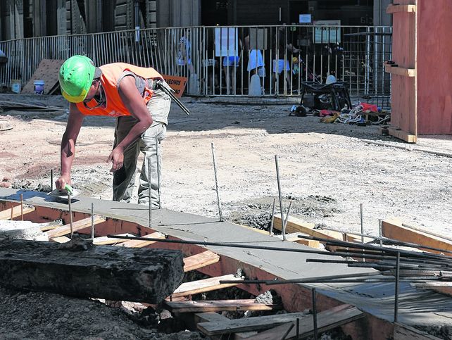 Albañiles. Los obreros de la construcción sufren heridas como consecuencia de su actividad con frecuencia.