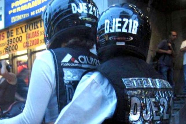 Proponen que el casco lleve grabada la patente de la motocicleta