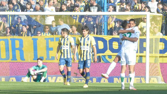 Servio, Blanco y Malcorra sufren después del gol de Urzi, el que le sirvió a Banfield para derrotar a Central.