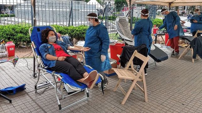 Disminuyó el tiempo de espera para donar sangre tras el alta por Covid