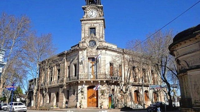 Los funcionarios de Diamante tendrán el sueldo congelado por 150 días.