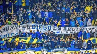 El Diego es argentino y de Boca: la bandera de La 12 contra Adorni