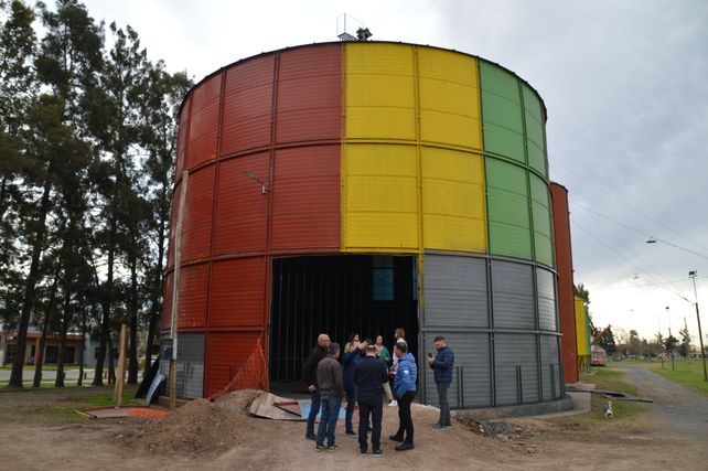 Antiguos silos en Alvear