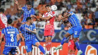 Unión quiere reencontrarse con el triunfo en un duelo clave ante Godoy Cruz