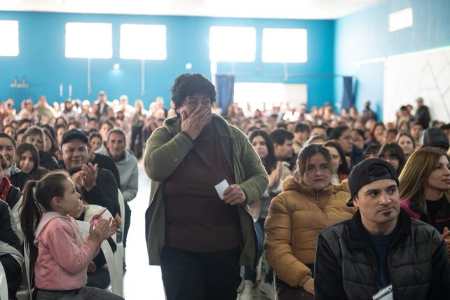 Timbúes realizó el sorteo de las 54 viviendas del Plan Hábitat