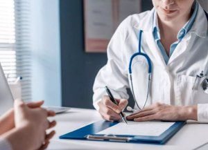 El Gobierno habilitó a las prepagas y obras sociales a fijar libremente los precios de los coseguros