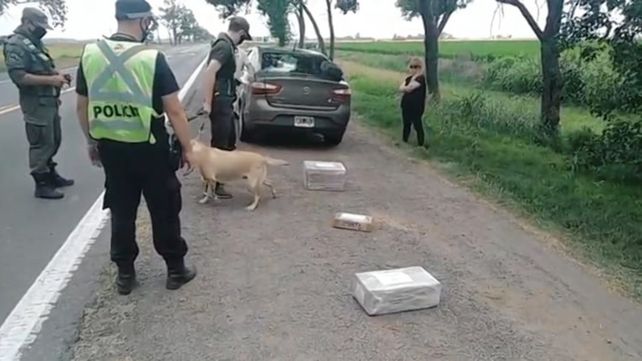 Encontraron más de 7 millones y medio de pesos en el baúl de un auto durante un control