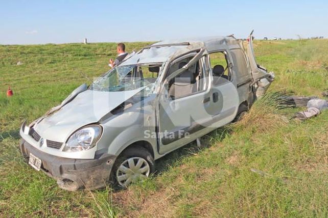 Murió una mujer en un vuelco en la autovía 19 a la altura de Plaza Clucellas