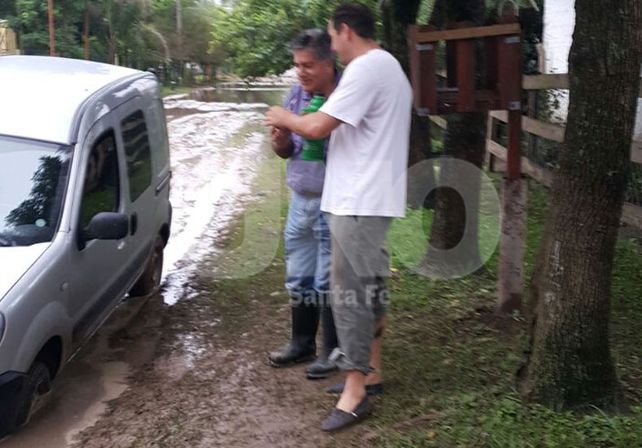 Rincón: ni el intendente se salvó de las calles intransitables por las lluvias