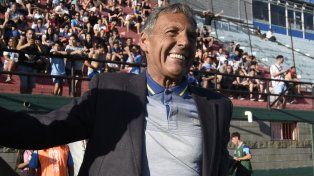 Miguel Angel Russo, su sonrisa es la de todo Central.