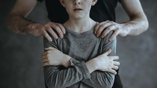 Según informó la Secretaría Nacional de Niñez, Adolescencia y Familia (Senaf) las llamadas a la línea 102, un servicio gratuito y confidencial de atención especializado en los derechos de niños, niñas y adolescentes, registraron un aumento en 2022.