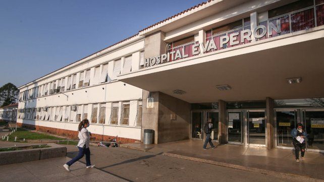 La víctima tiene 29 años y cayó herida en la zona norte de Rosario. La mujer embarazada recibió 13 balazos