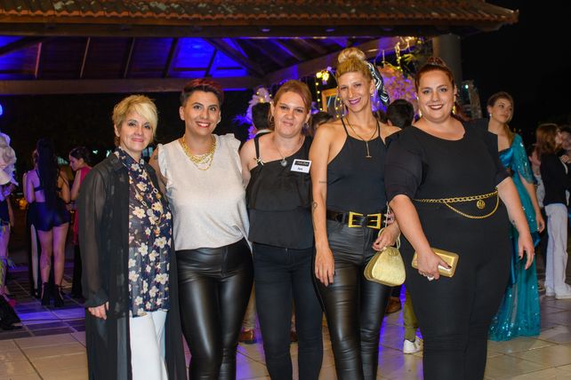 Mariela Zamudio, Mariel Gómez, Isabel Cappussi, Paola Duré y Natalia Gómez.  