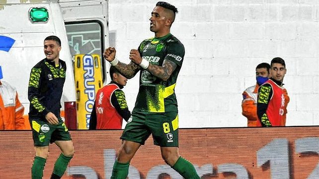 Patronato estaría cerca de sumar a Lucas Barrios