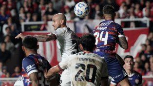 Cocoliso González intenta pero no puede. Newells empató con Unión y ahora depende de otros para ir a octavos de final.