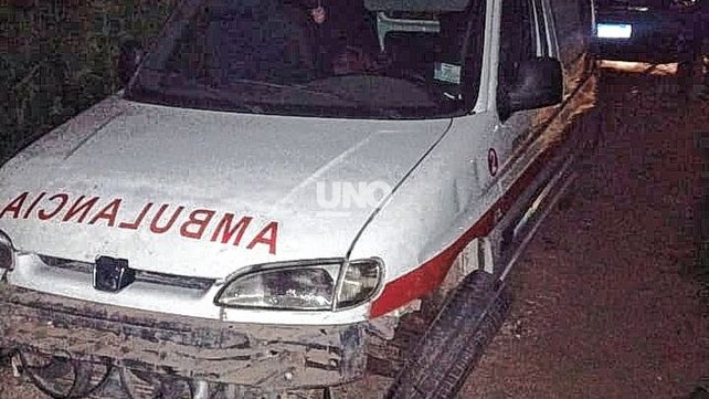 La ambulancia hallada sobre Circunvalación Oeste.&nbsp;