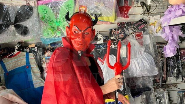 Halloween en Paraná: a horas de la noche espeluznante disfraces, accesorios y libros de terror Halloween en Paraná: a horas de la noche espeluznante disfraces, accesorios y libros de terror