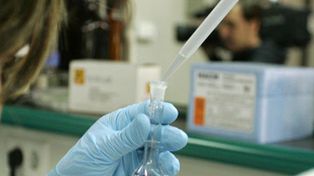 Pol&eacute;mica por el uso p&uacute;blico de los cordones umbilicales congelados