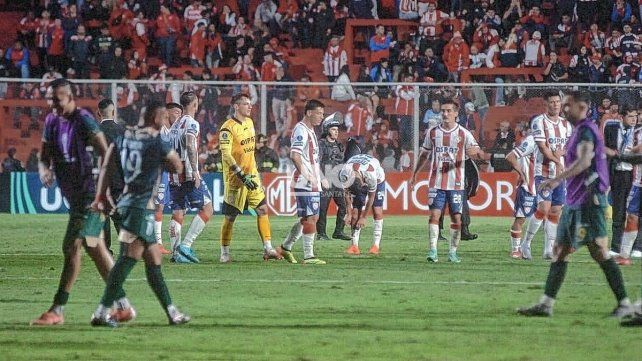 Unión hizo todo mal en las áreas, cayó ante Mushuc Runa y quedó eliminado bajo una lluvia de insultos Unión hizo todo mal en las áreas, cayó ante Mushuc Runa y quedó eliminado bajo una lluvia de insultos
