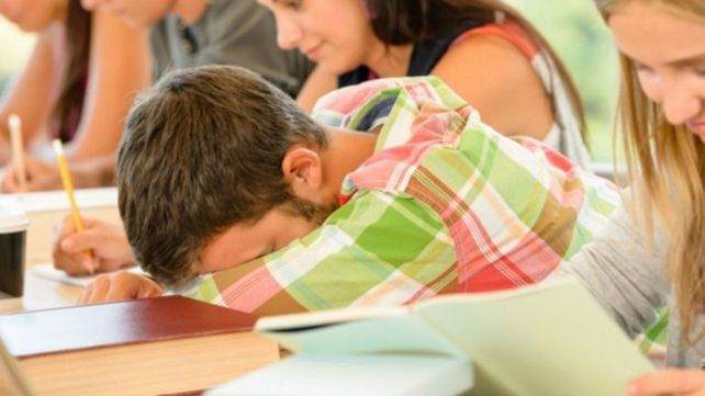 Afirman que las clases en las universidades no deberían empezar antes de las 11