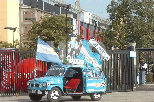 El estadio de Colón, candidato a ser sede del partido entre Argentina y Bolivia El estadio de Colón, candidato a ser sede del partido entre Argentina y Bolivia
