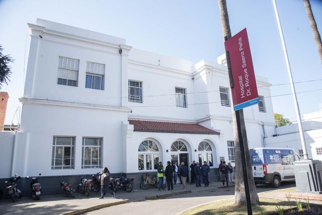 La mujer herida en la balacera en zona sur recibi&oacute; las atenciones en el Hospital Roque S&aacute;enz Pe&ntilde;a