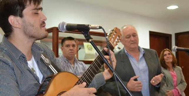 Fotografías y música popular en el Concejo para recordar la inundación de 2003