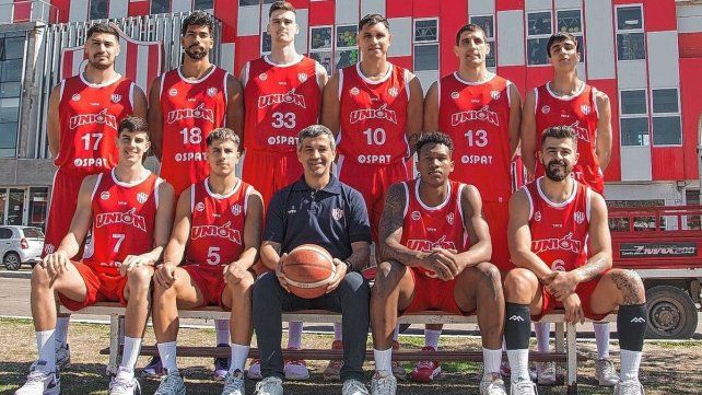 Unión presenta su plantel para la Liga Nacional y luego viaja a Brasil